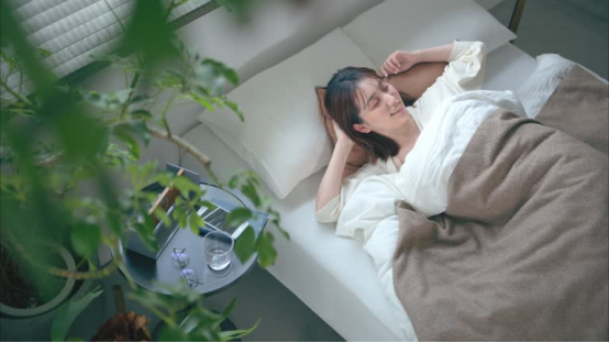 The Ultimate Guide to Drinking Water Before Bed: Balancing Hydration and Sleep Quality